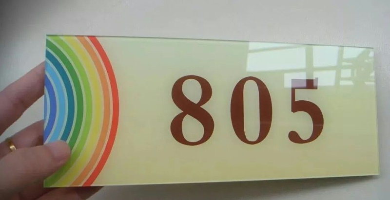 做標(biāo)識，我們大家是認(rèn)真的：一分鐘教你塑造“養(yǎng)眼”高分子有機玻璃標(biāo)牌