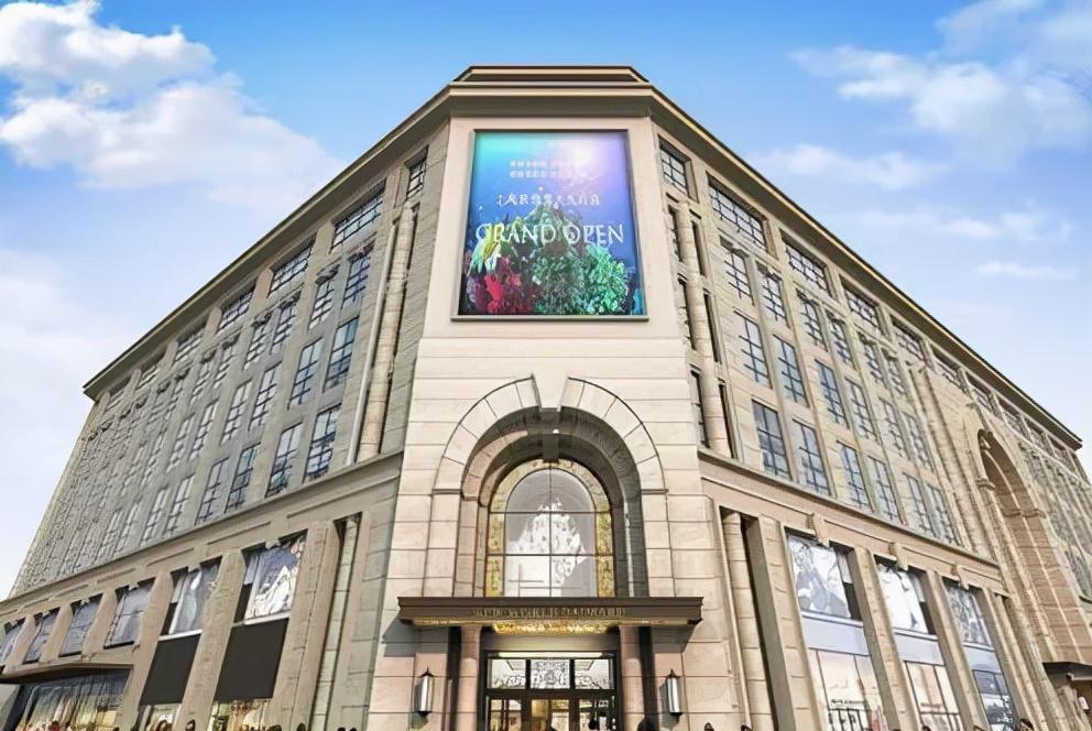 走訪10多位廣告公司客戶，才某些這份外墻燈箱制造裝置指南11