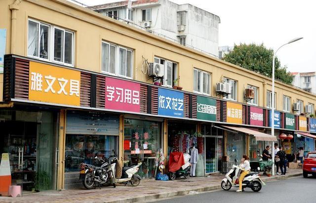 中國街道t型廣告牌有多野？瞅瞅這些讓人笑掉大牙的品牌名30