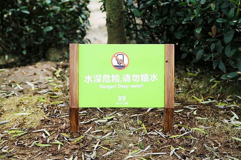 “無聲導游”旅游景區(qū)標志牌，讓你的旅途更添色彩3